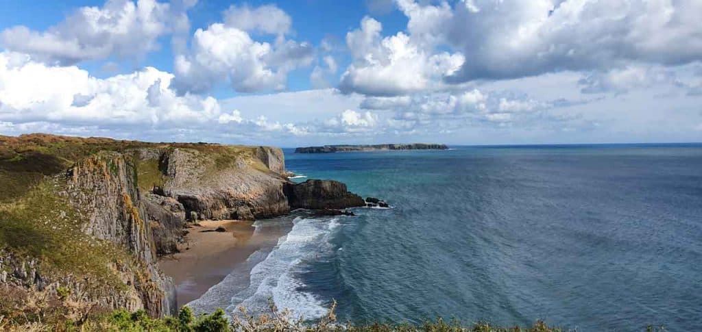 Lydstep Caverns Beach