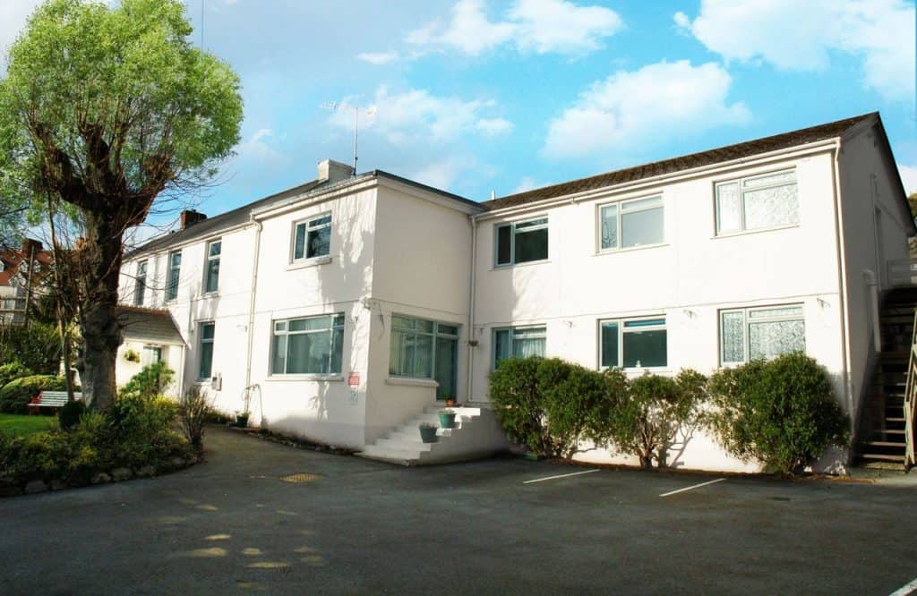 Cottage Court Hotel