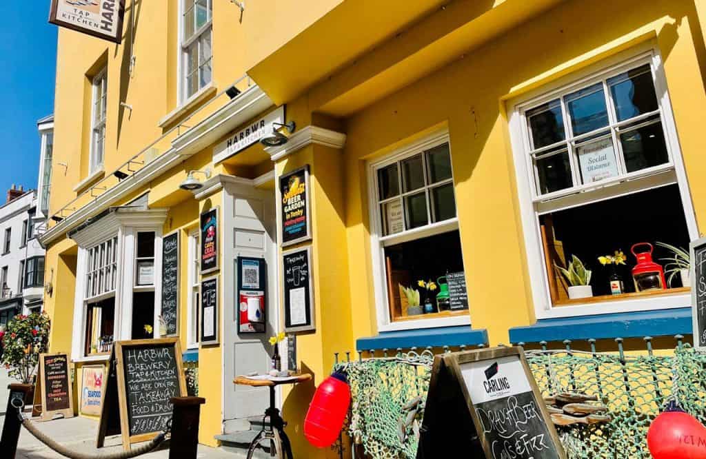 HARBWR Tap and Kitchen