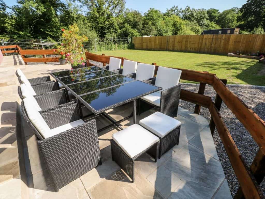 1 The Warren Narberth